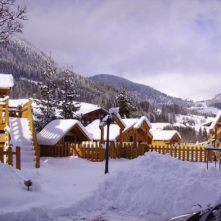 Familiengastehaus Ingrid Apartamento Sankt Martin am Tennengebirge Exterior foto