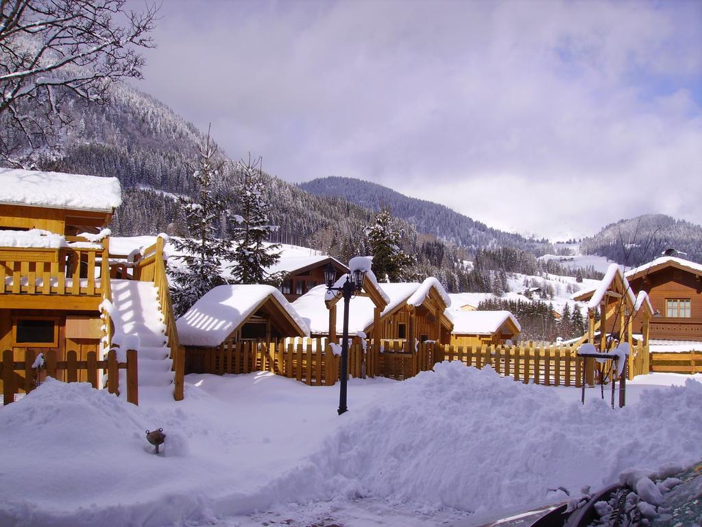 Familiengastehaus Ingrid Apartamento Sankt Martin am Tennengebirge Exterior foto